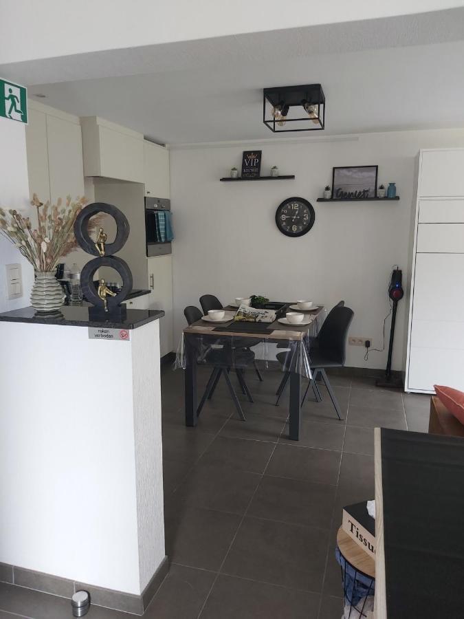 Aan De Meipe Apartment De Panne Bagian luar foto
