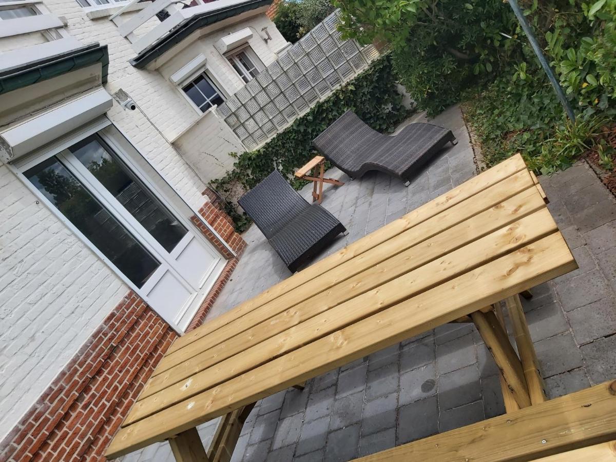 Aan De Meipe Apartment De Panne Bagian luar foto
